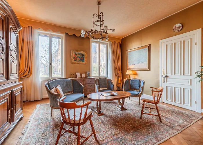 Hébergement de vacances Maison Koch · Maison Bourgeoise - 240 M2 *